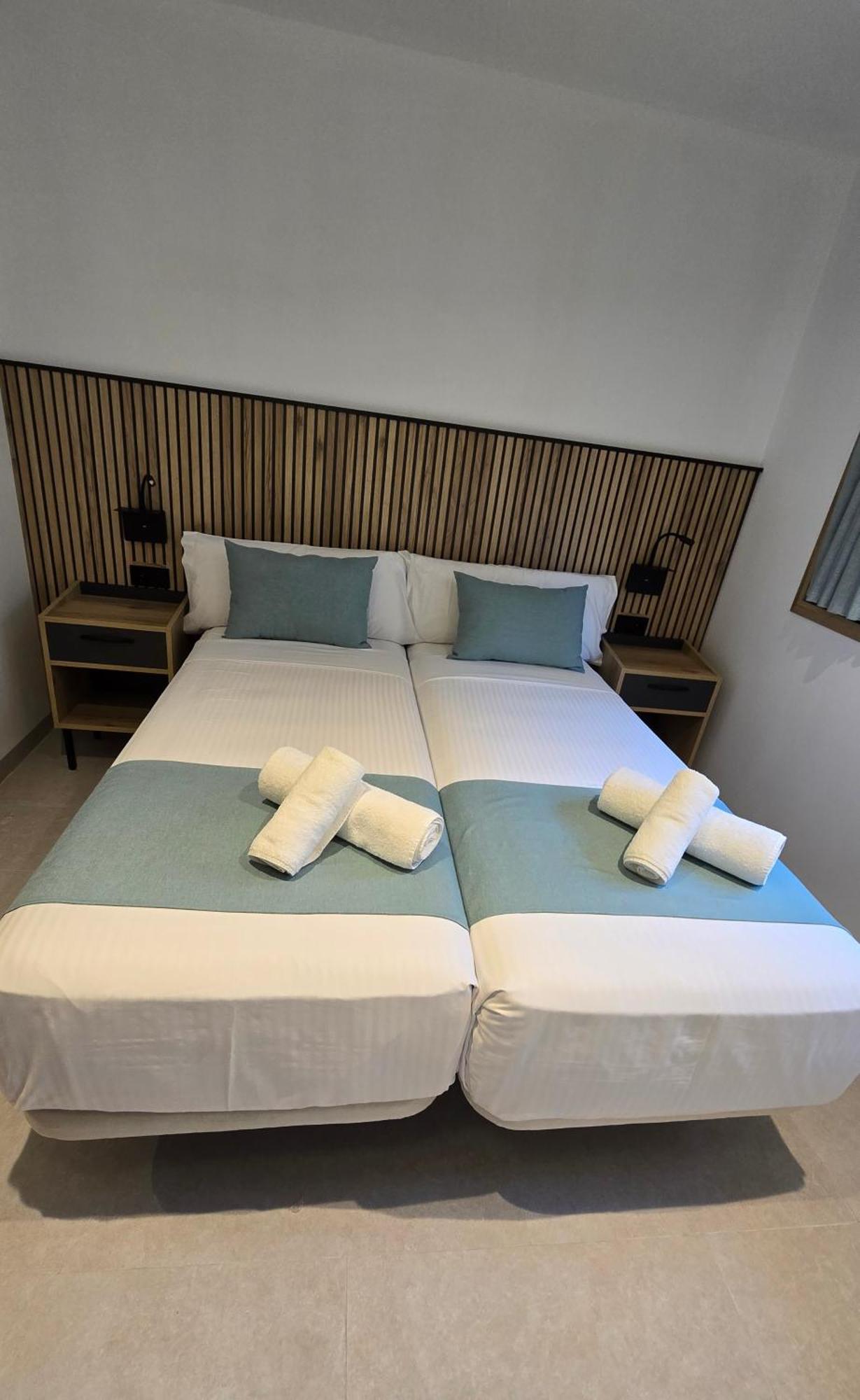 Hostal Rambla 24 By Holihome Alicante Dış mekan fotoğraf